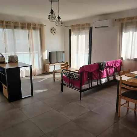 Le Rendez Vous De L'ete Apartment *